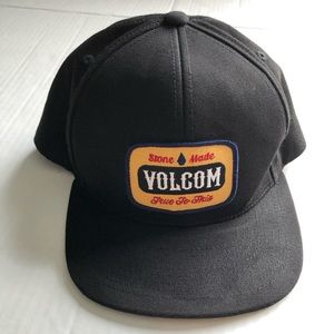 Volcom genuine snapback patch front hat